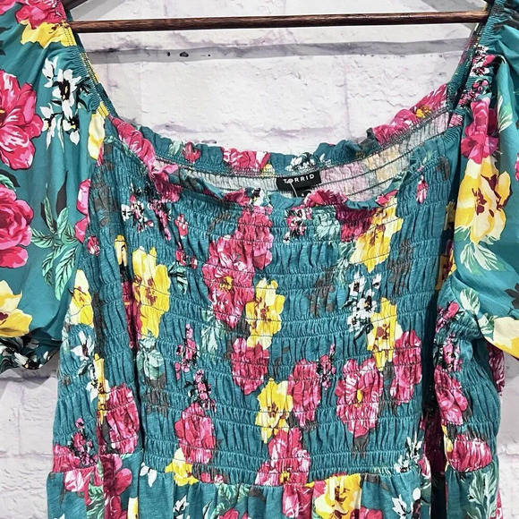 Torrid Floral Smocked Floral Top Short  Babydoll Blouse Top Plus Size 4‎ Flowy - Picture 7 of 12